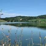 Le Chant Des Loriots Bed & Breakfast 3*