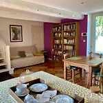 Le Chant Des Loriots Bed & Breakfast
