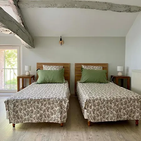 Le Chant Des Loriots Bed & Breakfast 3*