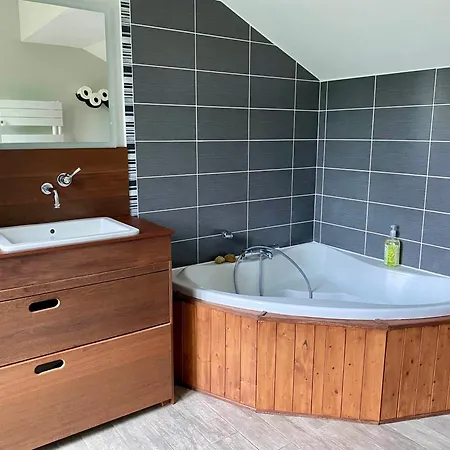 Le Chant Des Loriots 3* Bajamont